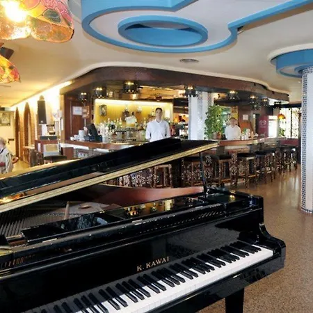 Bajondillo Apart-hotel
