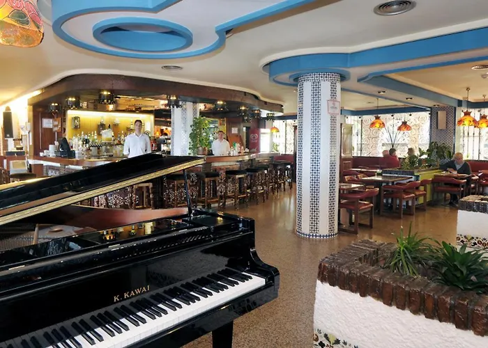 Apart-hotel Bajondillo 4*